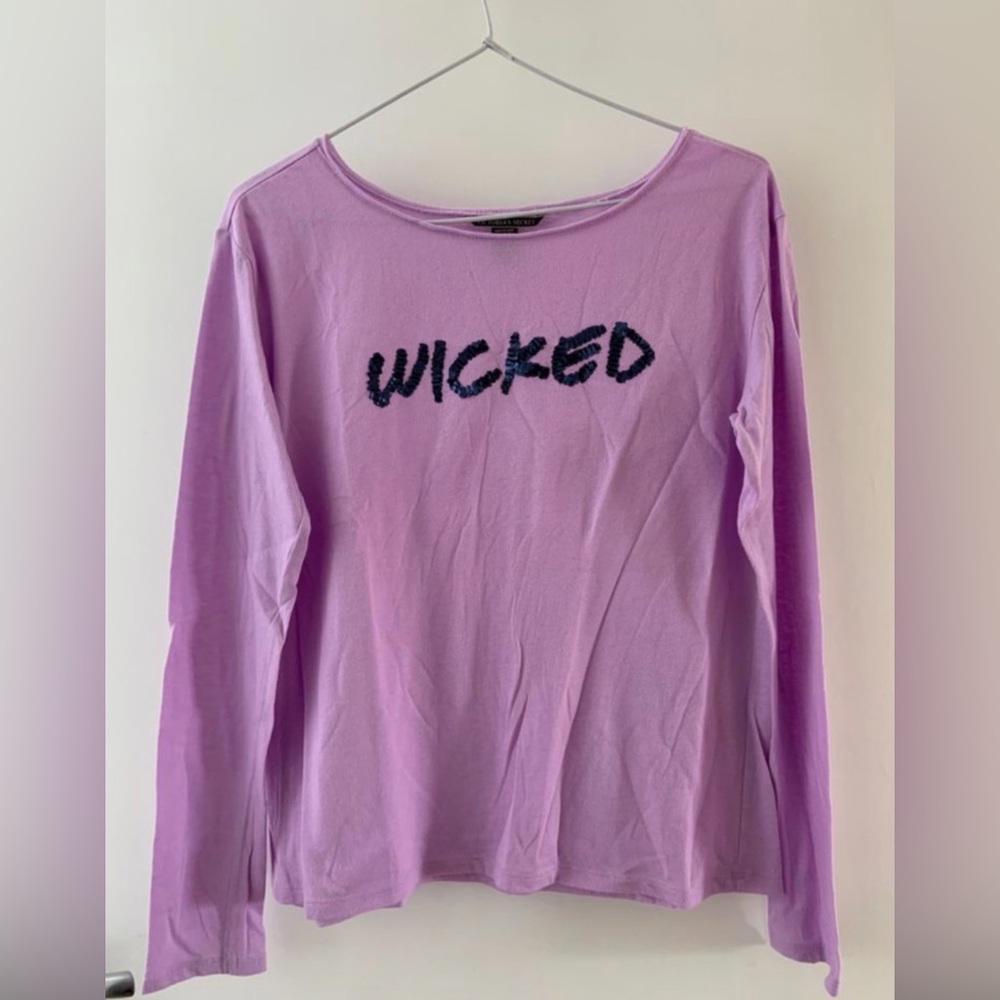 Victoria’s Secret wicked 2000s T-shirt

Wicked Lavender Long Sleeve Top